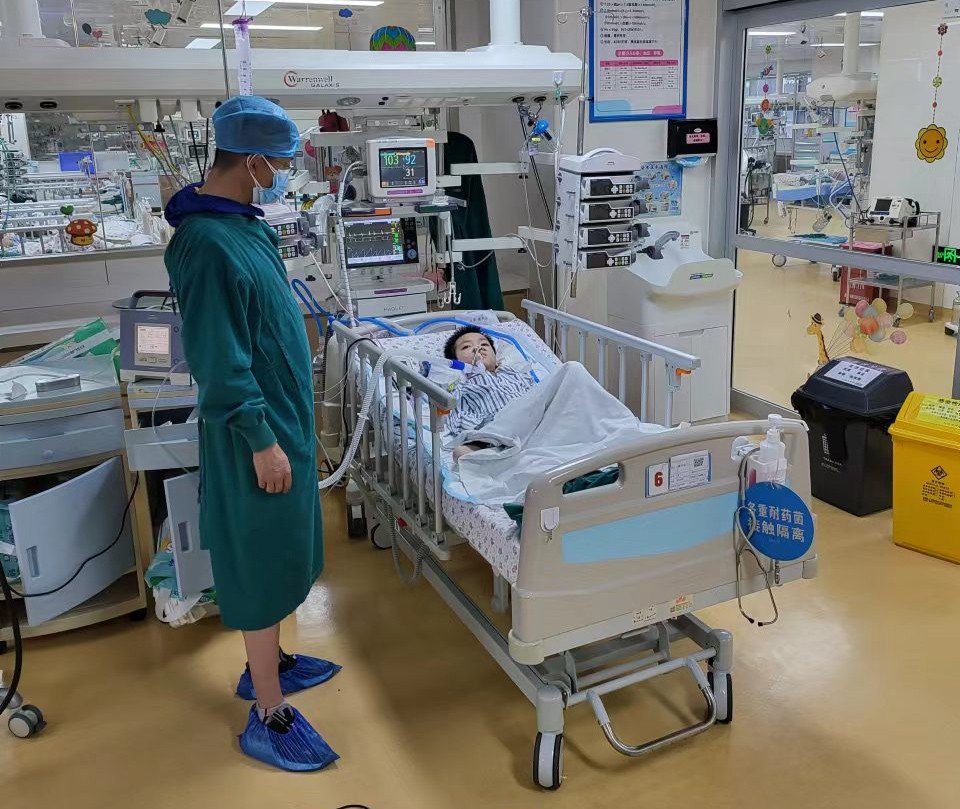 射洪市跨省救护车出租公司